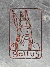 Gallus 1 -- The Ancient Gaul on the lens cap.JPG