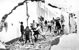 Henri-Cartier-Bresson-(1908-2004)-3.jpg