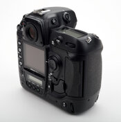 nikon-d2x-1.jpg