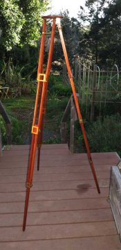 tripod1.jpg tripod1.jpg