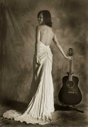 Loren-Guitar-1-1.jpg