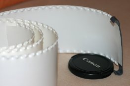 _white apron with clip.jpg