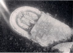 pelee-grave.jpg pelee-grave.jpg