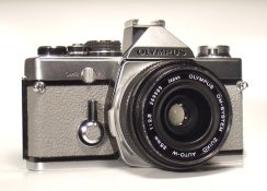 leatherette_grey_Griptac_Olympus.jpg