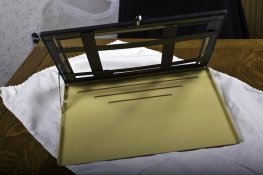 Easel02.jpg