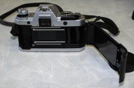 Conv_FX103.camera.body+42-75.zoom+strap-DSC_0713.jpg