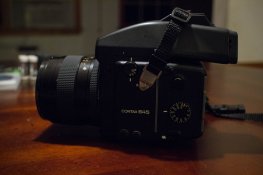 contax-645-3.jpg