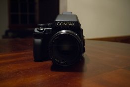 contax-645-4.jpg