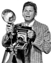 260px-Charles_Bronson_Man_With_a_Camera_1959.JPG