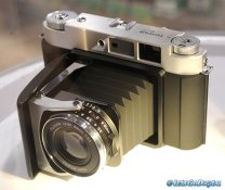 medium-format-film-camera.jpg