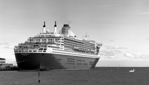 Queen Mary 2.jpg