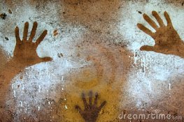 hand-painting-aboriginal-rock-art-kakadu-5894828.jpg