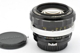 lens_55mm_f1.2_979837.jpg