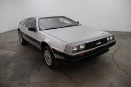 DeLorean-DMC12 -001.jpg