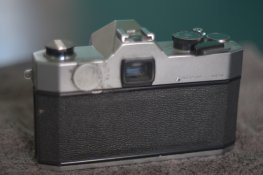 BODY_Yashica_TLE-2.jpg