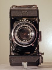 Zeiss Ikon-ikonta-3-8060752.jpg