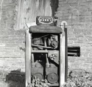 old gas pump copy (850 x 803).jpg