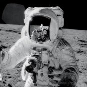 Buzz-is-holding-his-Hasselblad-and-Neil-is-using-one-to-take-the-photo..jpg