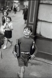 henri-cartier-bresson-rue-mouffetard- paris-1954-boy-smiling-wine-bottles.jpg
