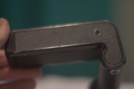 Nikon_MD11_Grip_(6_of_9).jpg