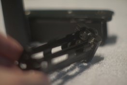 Nikon_MD11_Grip_(9_of_9).jpg