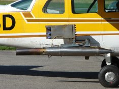 1280px-Cessna_210_Hagelflieger_Detail.jpg