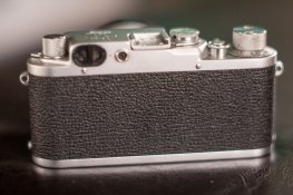 Leica_IIIF_(4_of_12).jpg