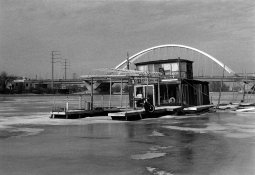 houseboat in ice 2.jpg
