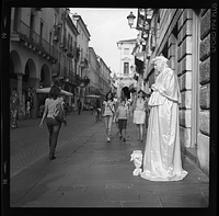 human statue in Corso Palladium, Vicenza, Italy (September 2009)
