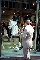 Wrong place to stand - Leica Mini Zoom