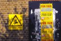 Dynax 40 -- Signs