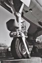 Front landing gear, F105D