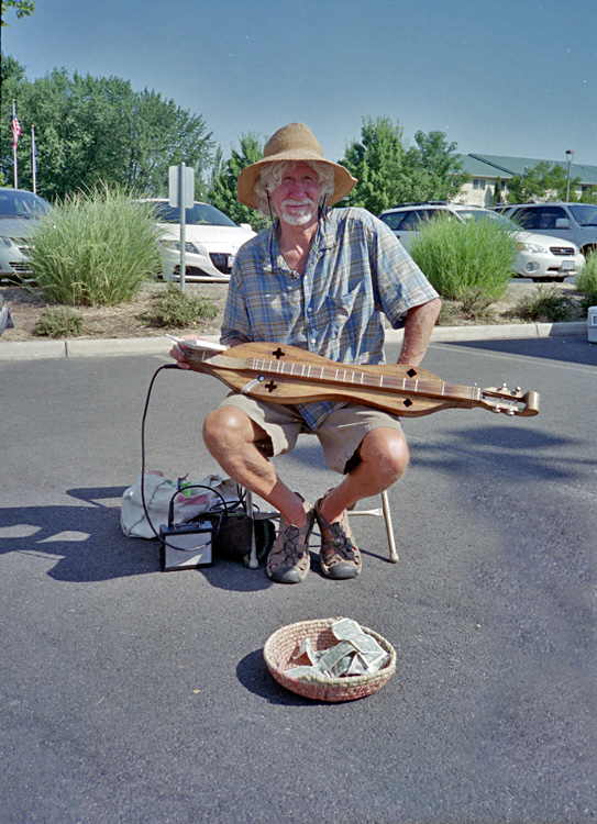Appalachian Dulcimer     and operator