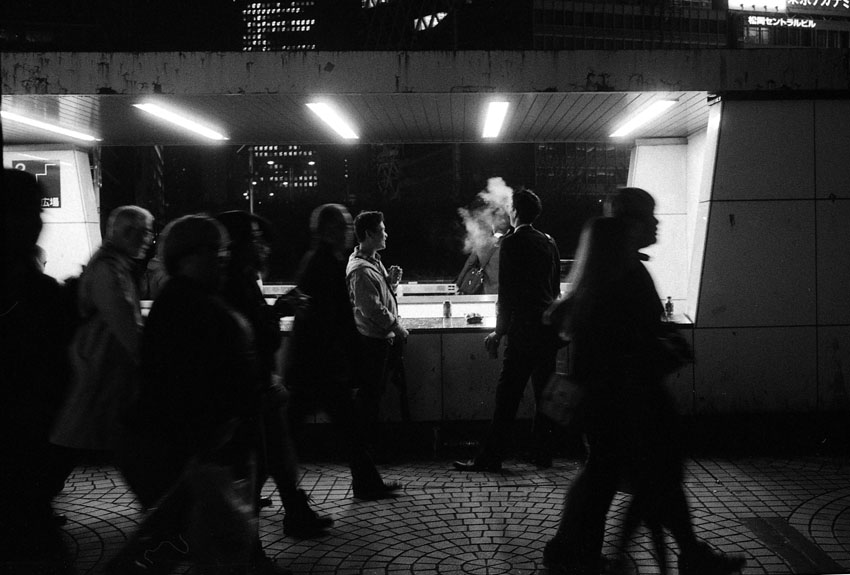 APUGTokyo_night_smoke