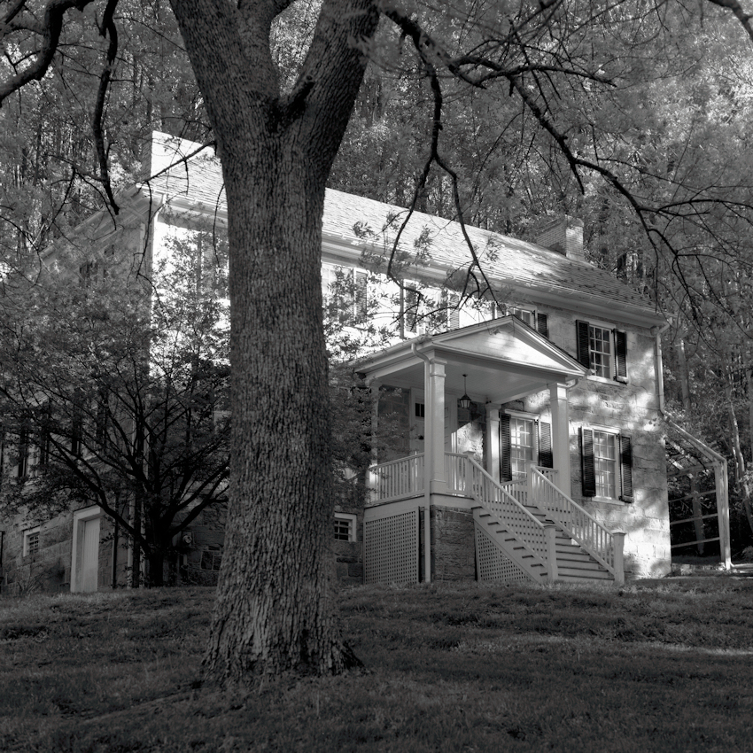 Archer Mansion Front Var1 Apug