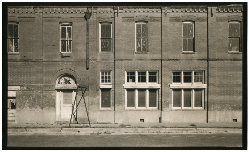 Bartlett, TX - Building Side