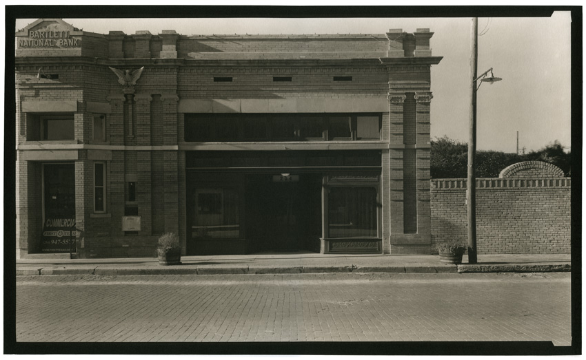 Bartlett, TX - Green Front