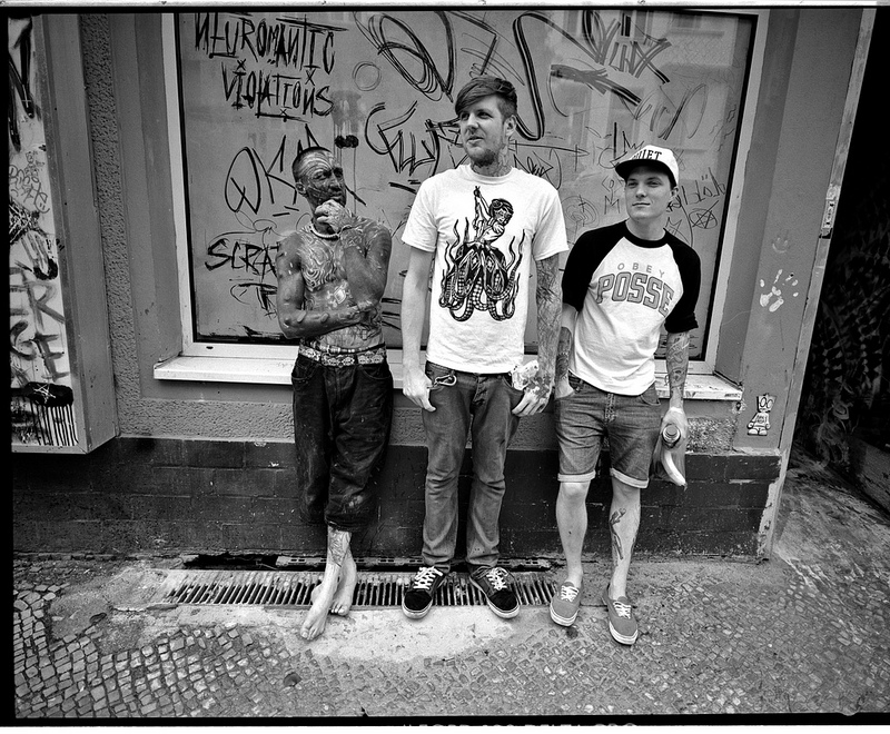 Bevy of tattooed Berlin boys berzerk