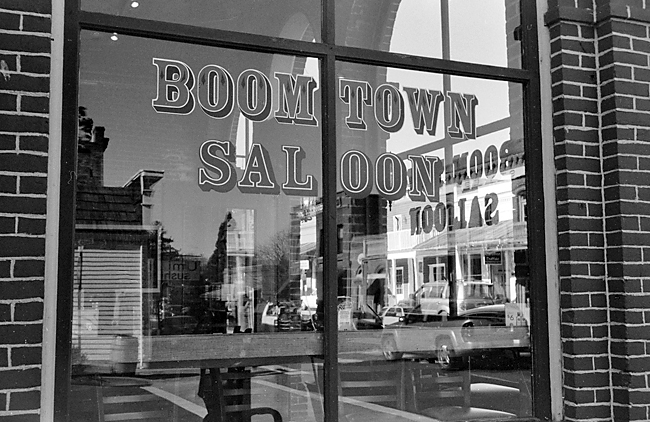 BOOM    TOWN    SAL   OON