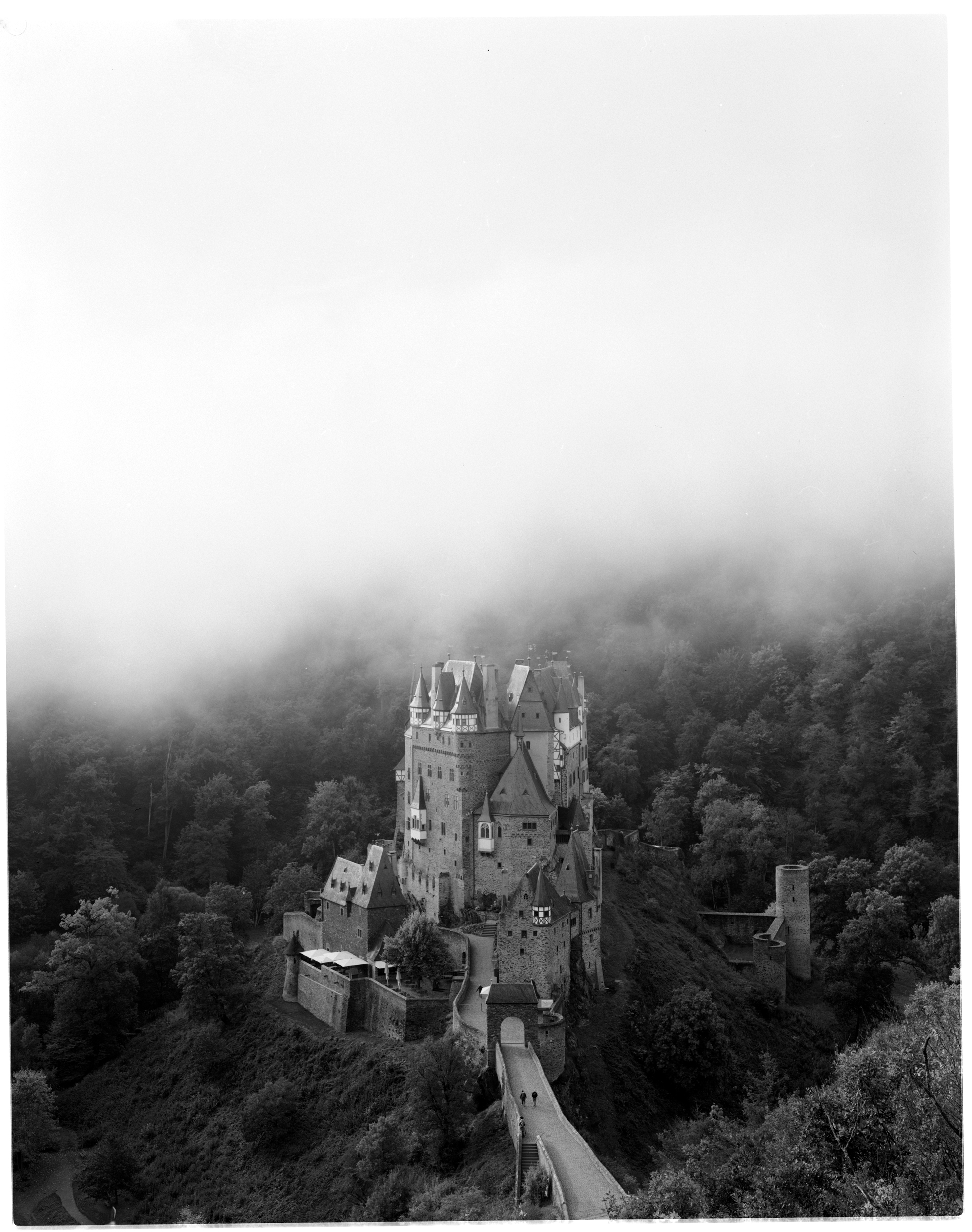 Burg-Eltz-2.jpg