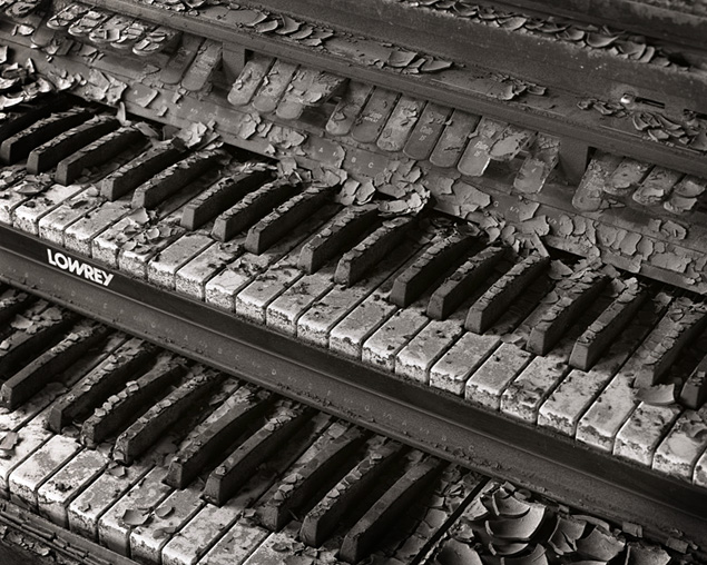 Church organ 9th ward