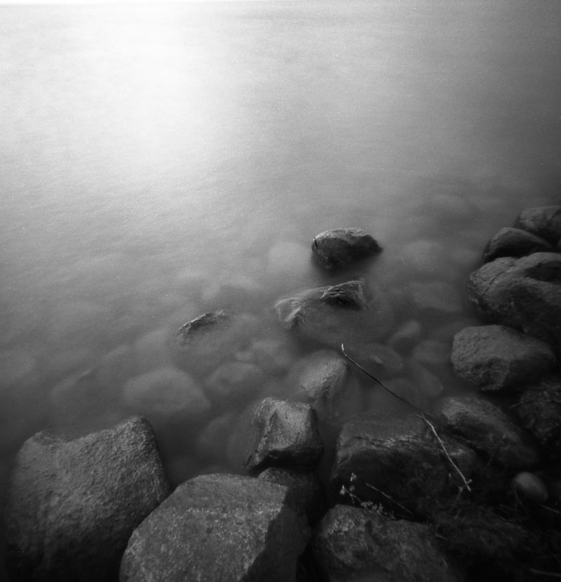 Clear Lake shore, Pinhole