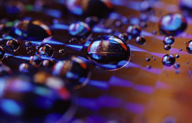 Close_up_water_droplets