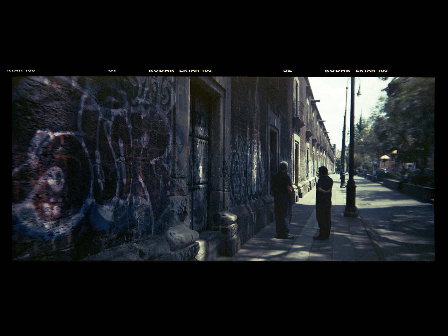 Colegio Vizcainas Graffiti 1