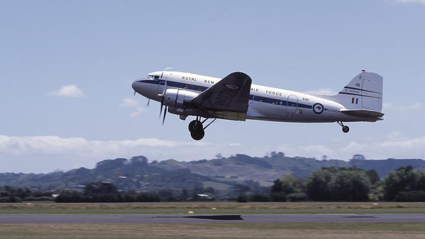 DC-3 / Dakota