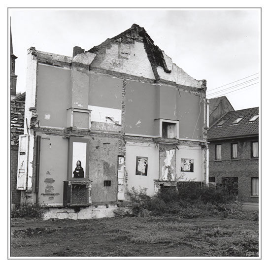 Doel, the end of a town (1)