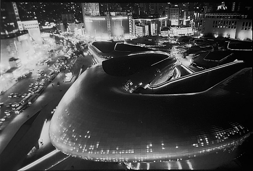 Dongdaemun at night