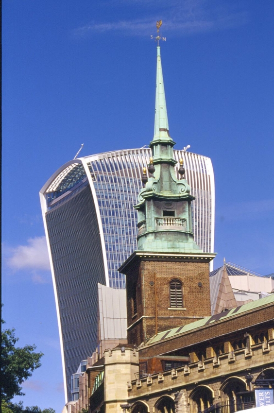 Dynax 5 London 02