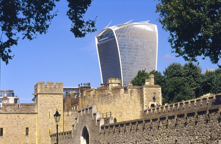 Dynax 5 London 03