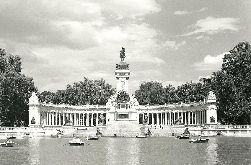El Retiro Lake